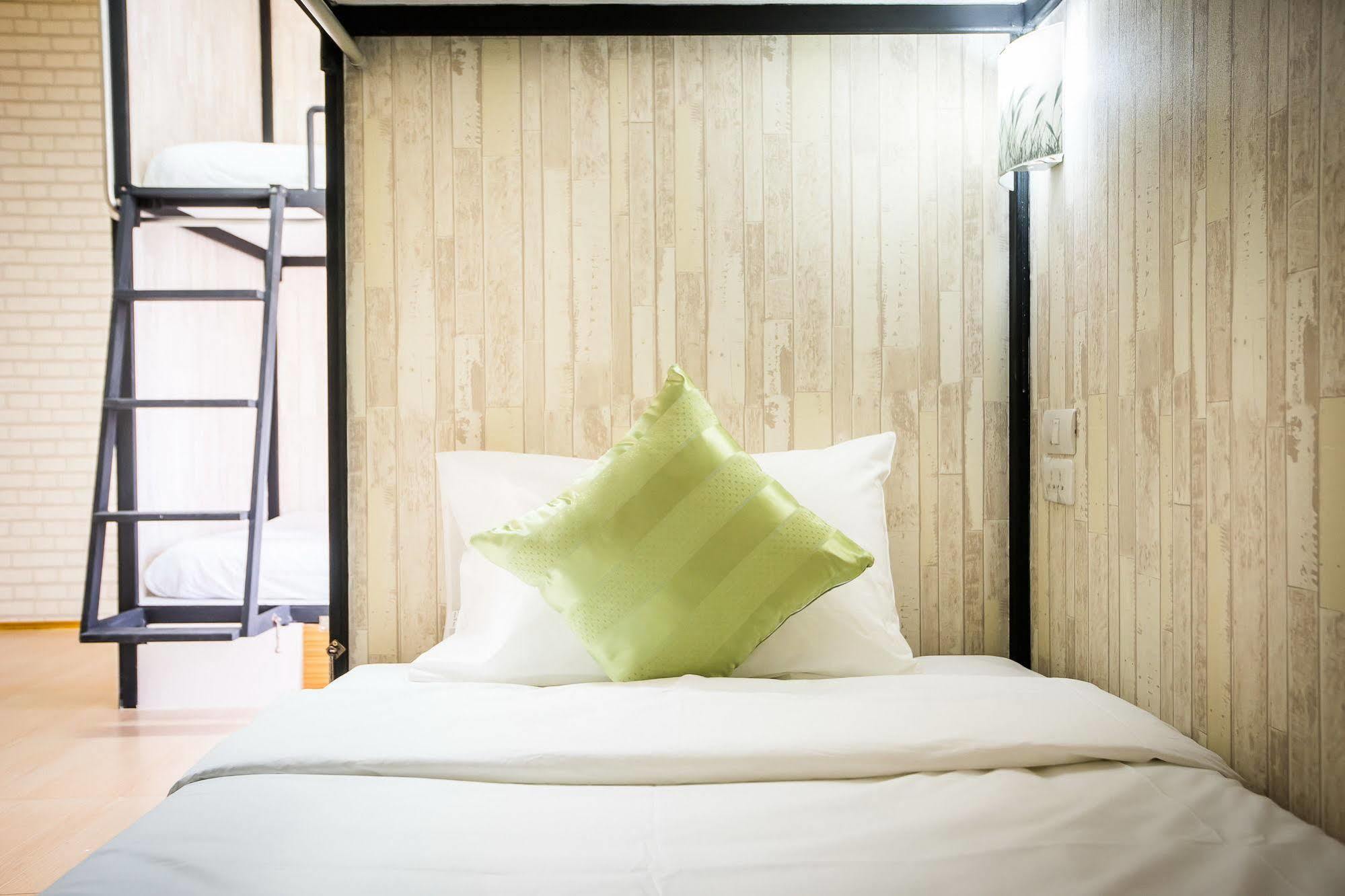 Hostel At Thonglor Bangkok Exterior photo