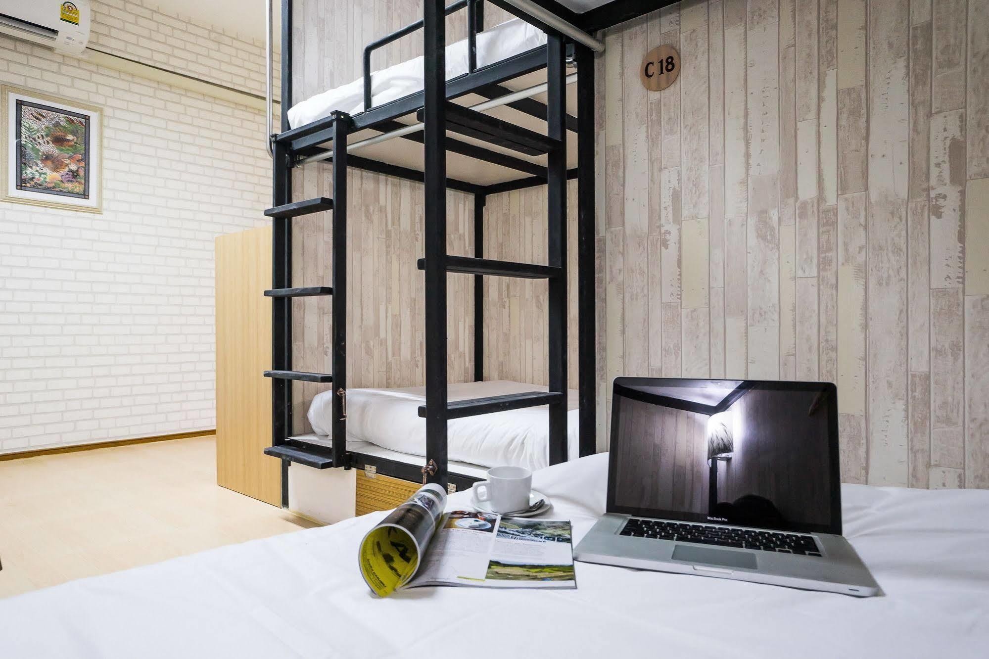 Hostel At Thonglor Bangkok Exterior photo